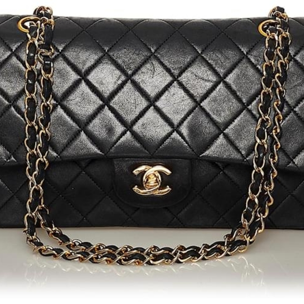 ❌On Hold❌ CHANEL AUTHENTIC Vintage Black Quilted Lambskin Bag